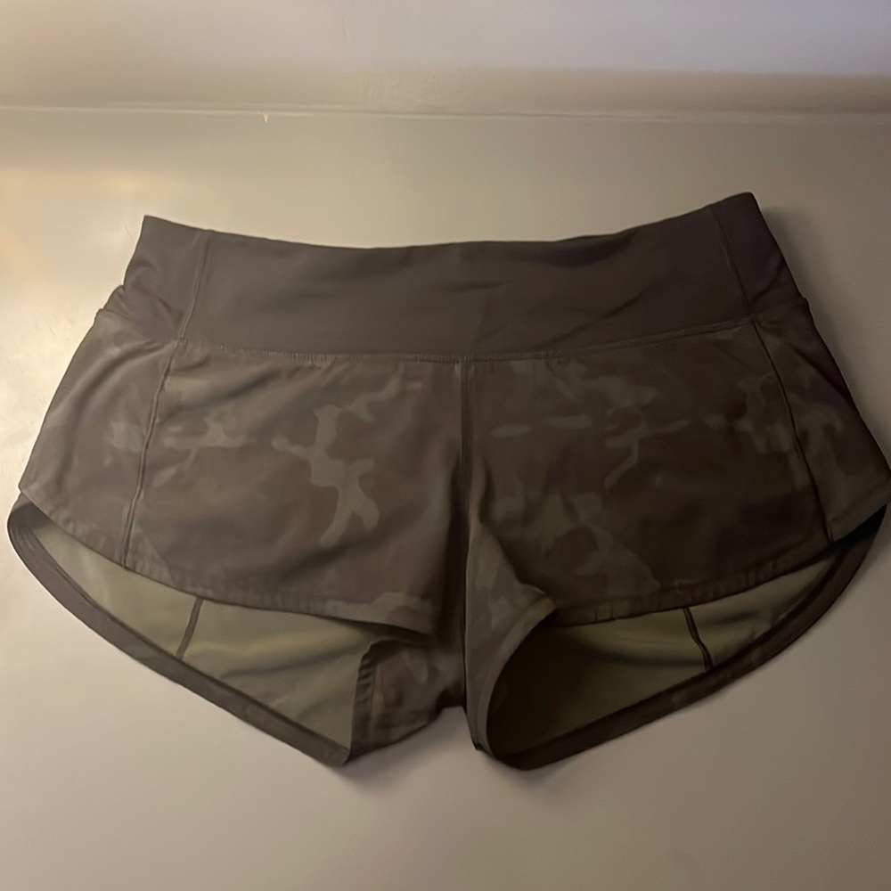 Lululemon Speed Up Mid-Rise Lined Short